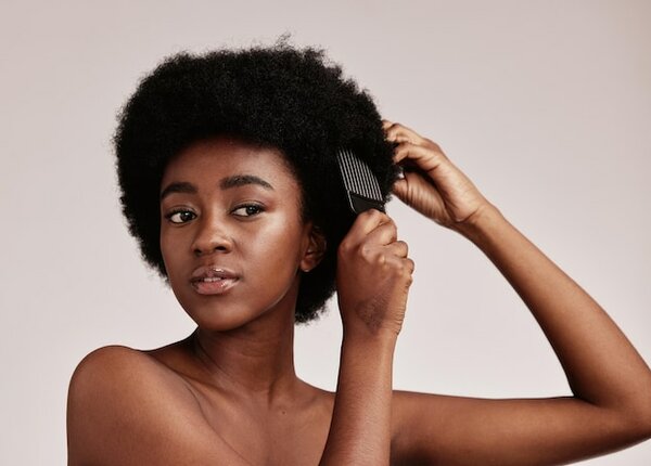 Peigne afro ergonomique