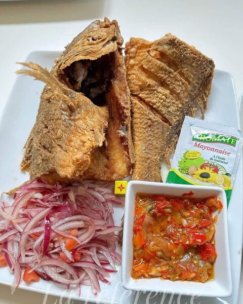 Poisson Sosso frit en entier