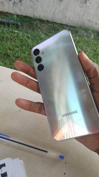SAMSUNG A24