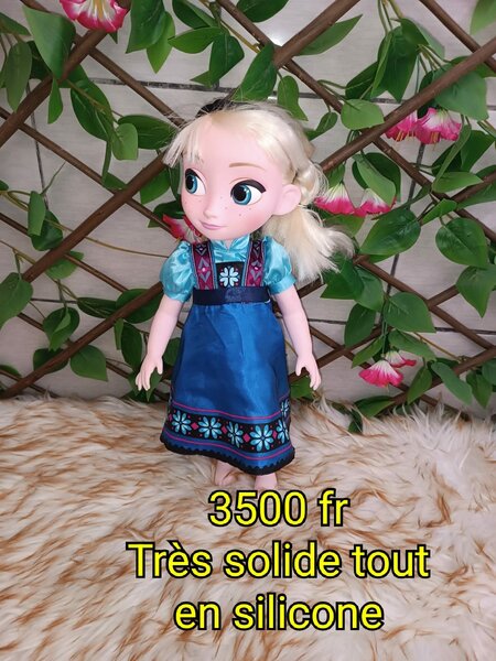 Belle poupée pour les filles