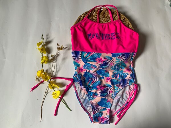 Maillots de bain fleuris enfants