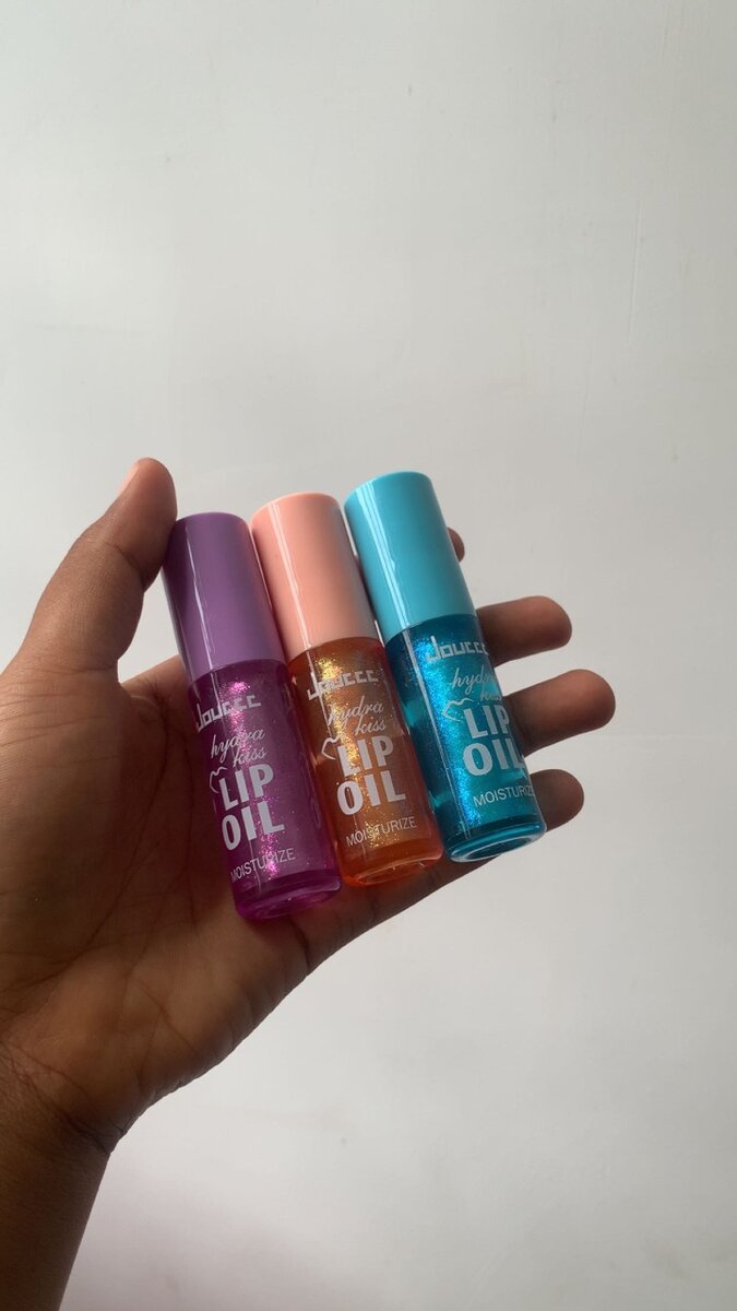 Lip oils
