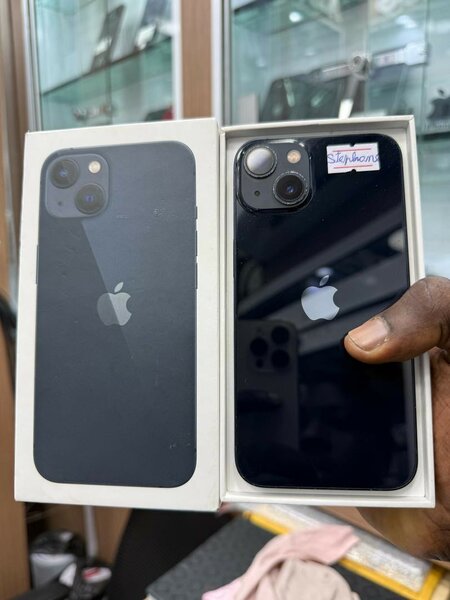 iPhone 13 simple