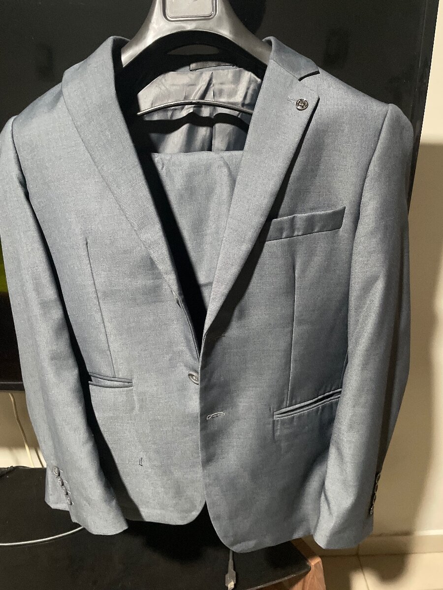 Costume élégant pour hommes