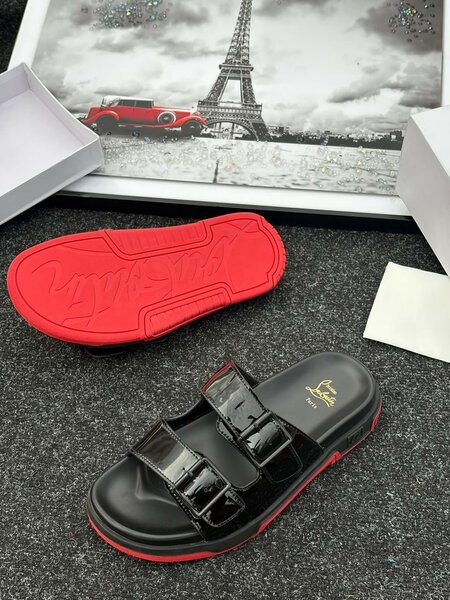 Sandales modernes à deux boucles