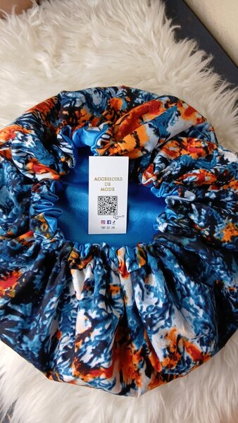 Bonnet en satin réversible
