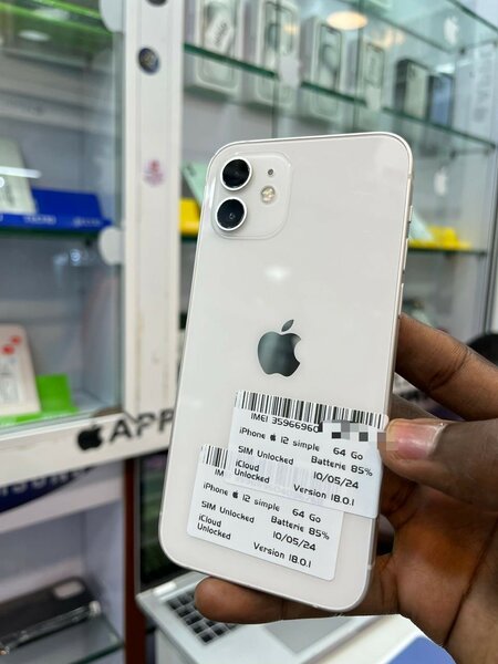 iPhone 12 64go quasi neuf