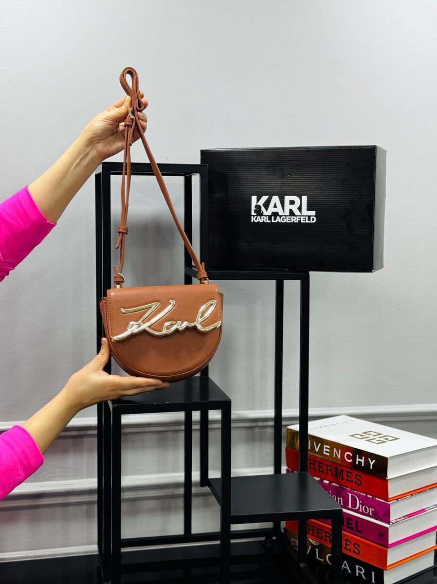 Sac en bandoulière Karl Lagerfeld élégant