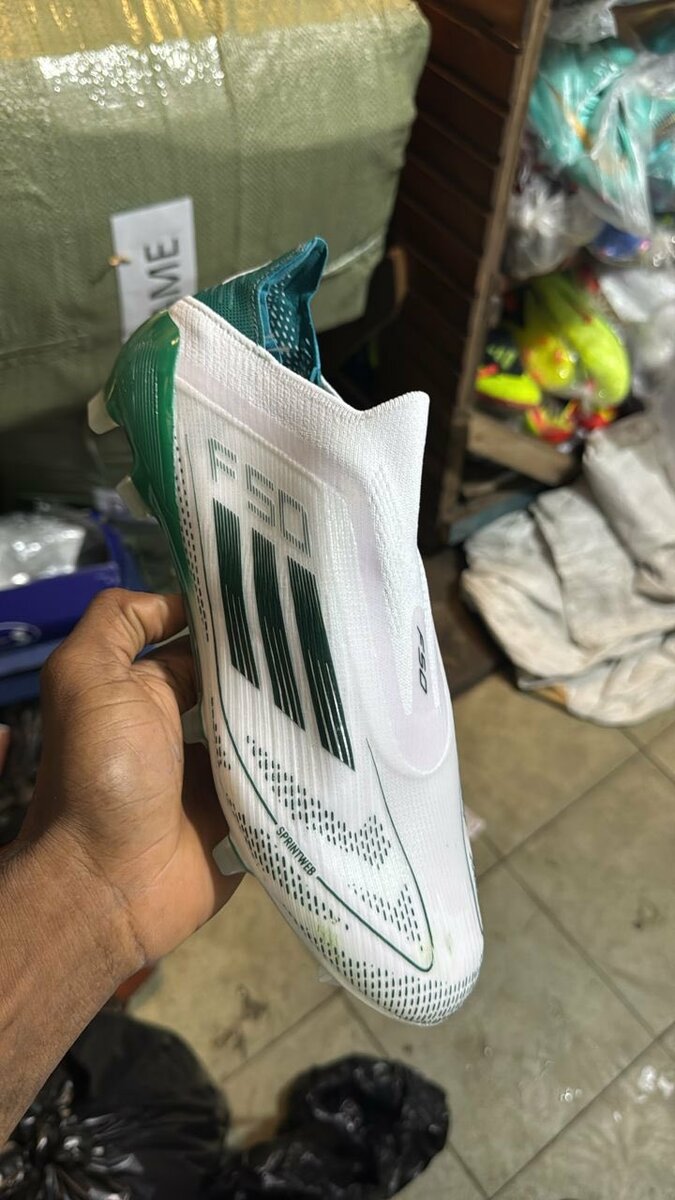 Chaussures de foot Adidas