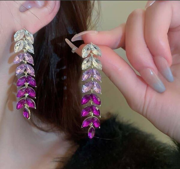 Elegant Leaf Drop Earrings