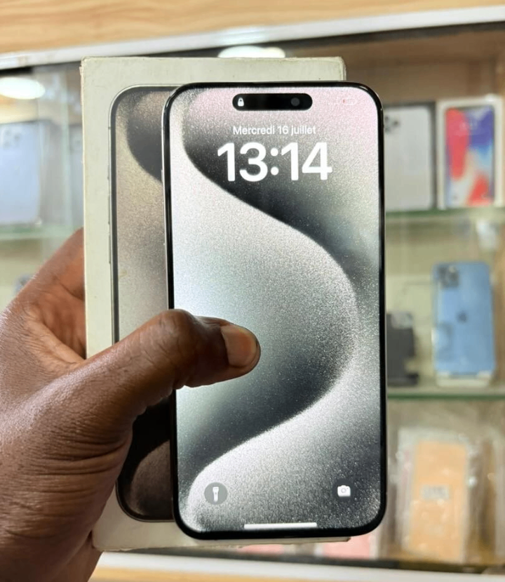 iPhone15  Pro Max Noir 128GB