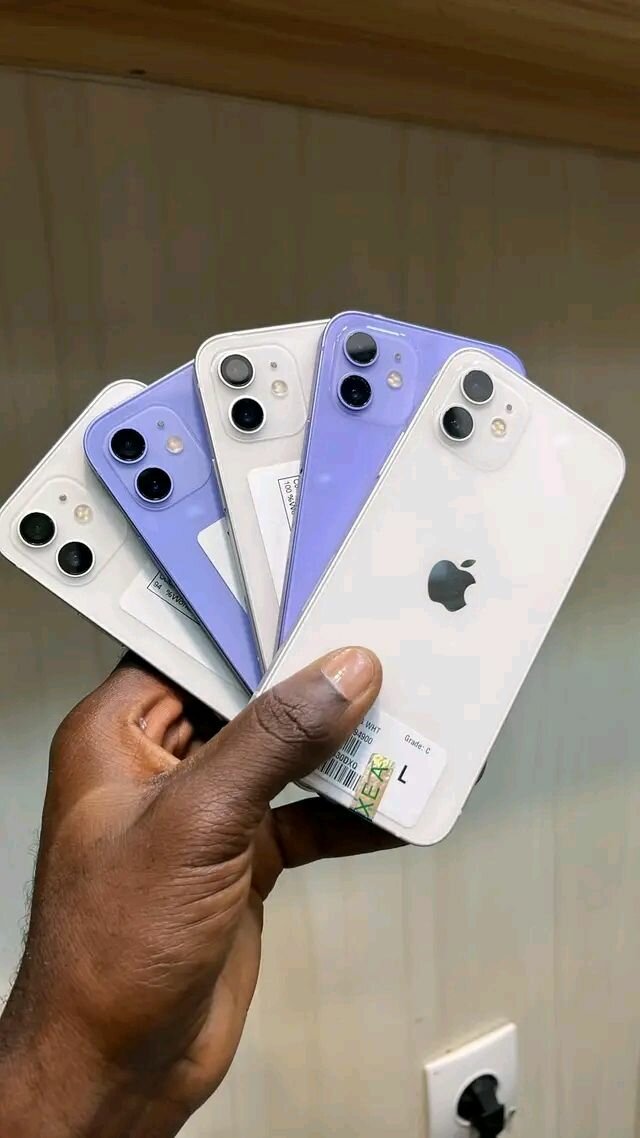 IPhone 12 64gb quasi neuf propre Disponible