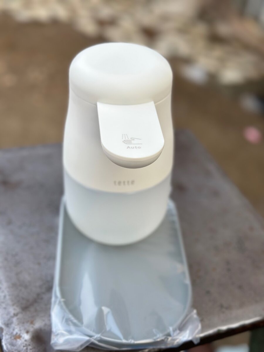 Gel main automatique