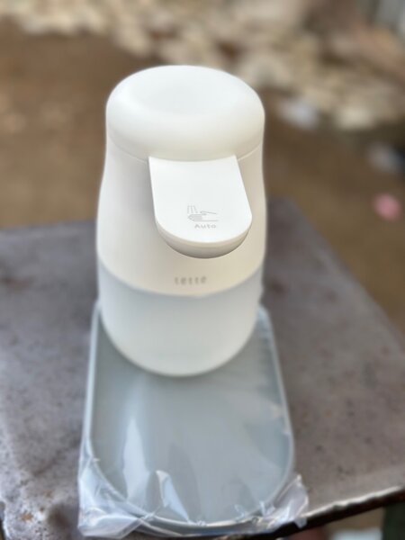 Gel main automatique