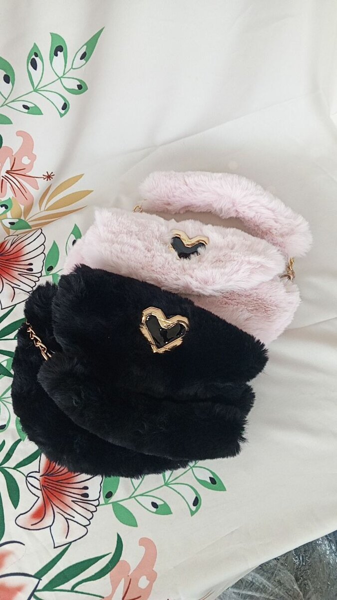 Fluffy hand bag