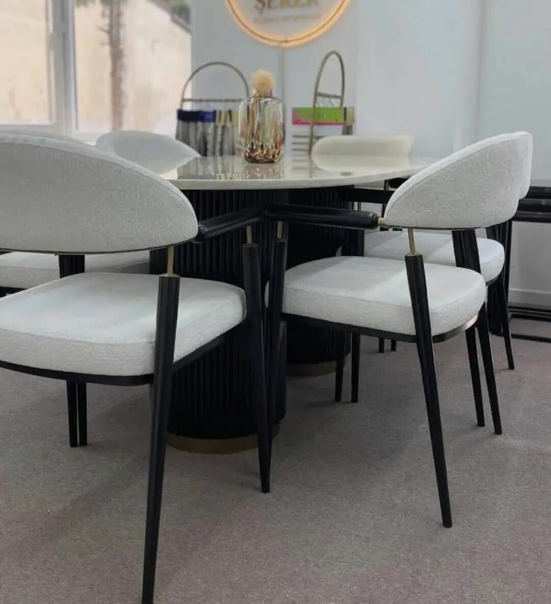 Table à manger moderne