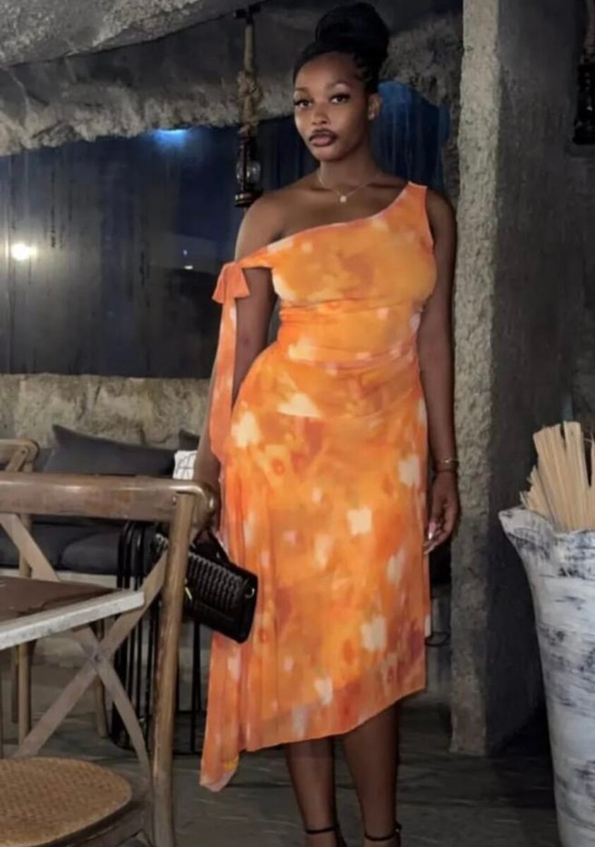 Robe asymétrique orange élégante