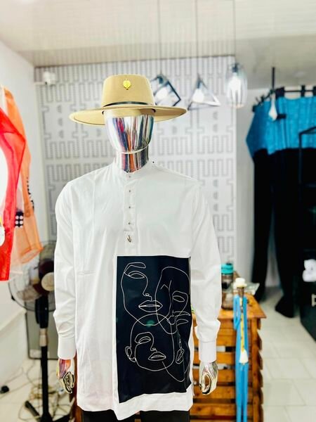 ensemble de vêtements