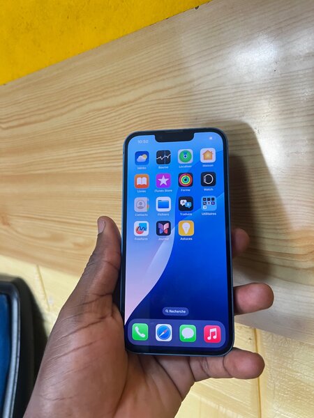 iPhone 13 simple