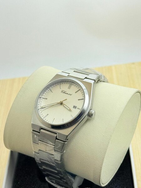 Montre homme fin et discret