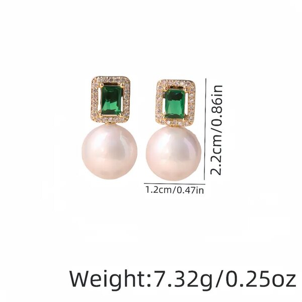 Pearl EMERALD STUD