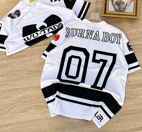 Men's V-neck quality Shirt