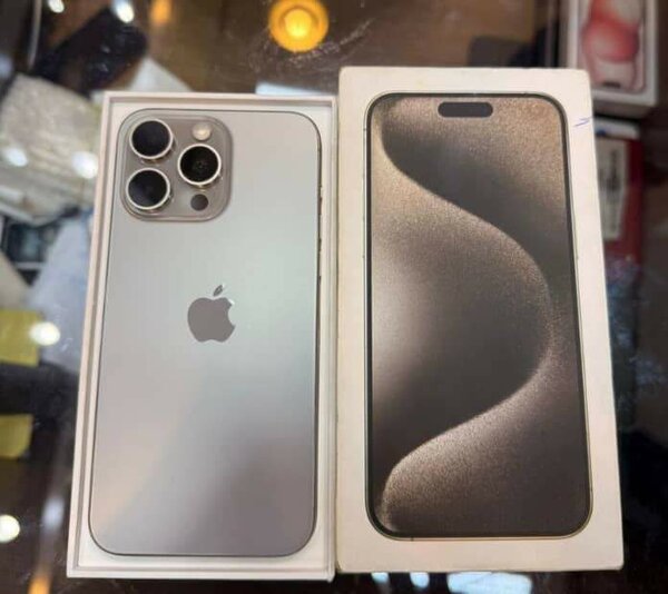 iPhone 15 Pro Argent 256Go