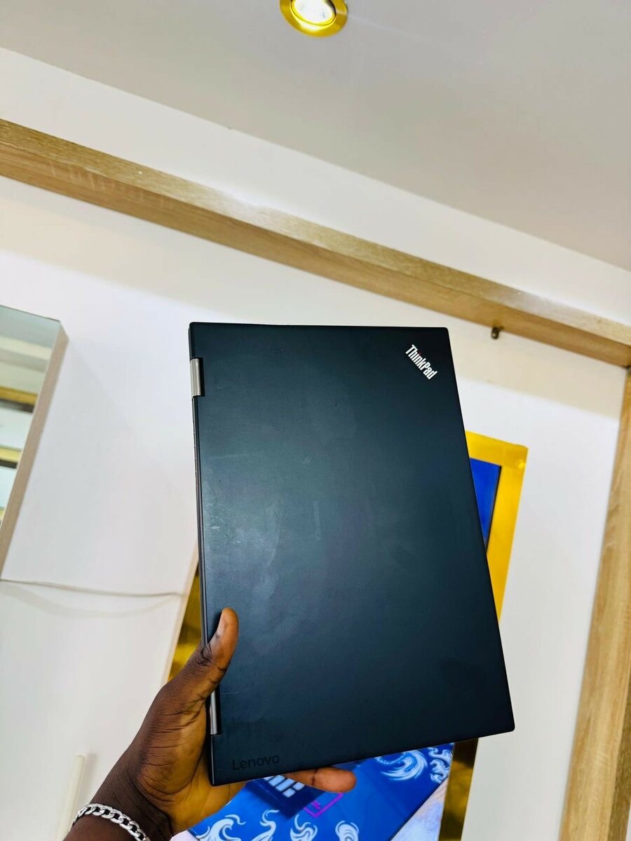 *LENOVO THINKPAD YOGA 260* *INTEL CORE I7*