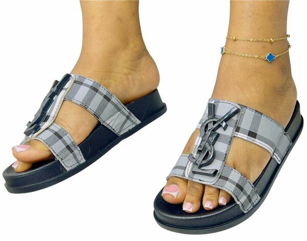 Sandales à carreaux élégantes