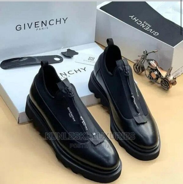 Chaussures Givenchy en Cuir