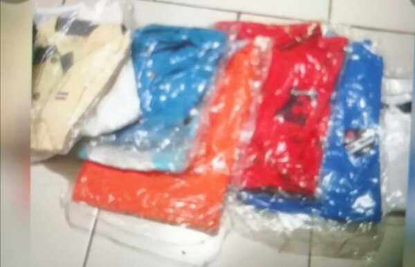 Lot de polos colorés pour enfants