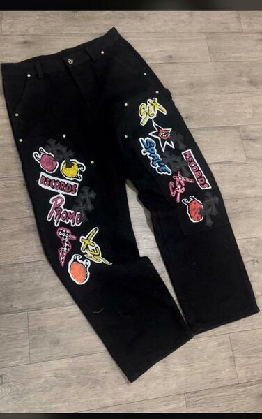 Jeans larges brodés tendance