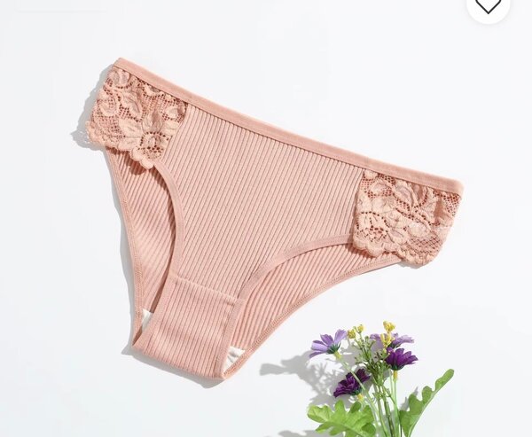 Culottes en dentelle féminine