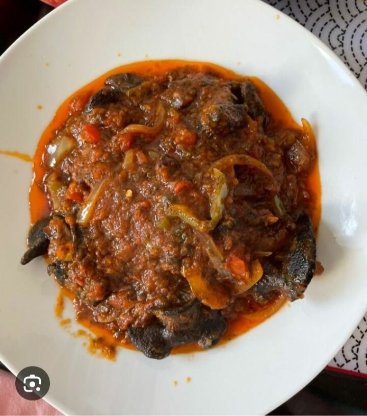 Escargots épicés en sauce tomate