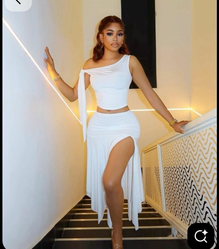 Ensemble asymétrique élégant