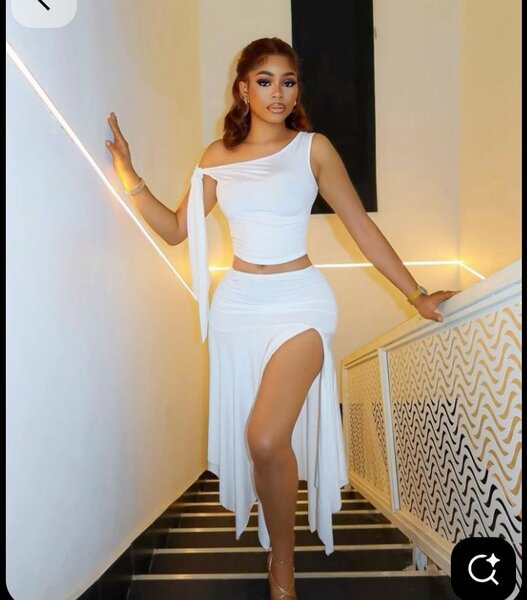 Ensemble asymétrique élégant