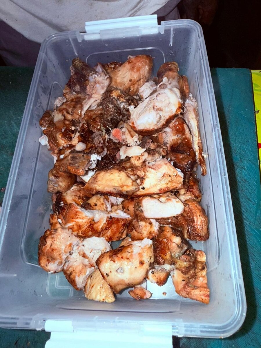 Demi poulet piqué