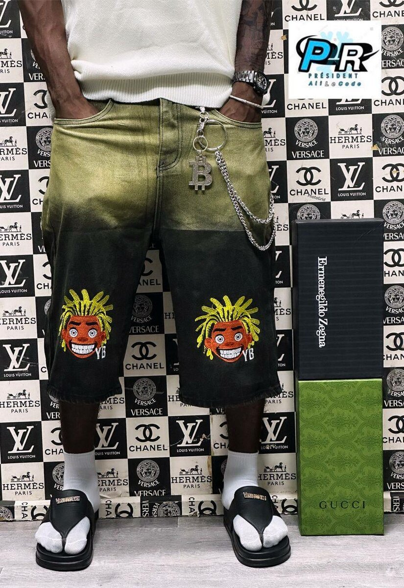 Shorts en jean ornés modernes