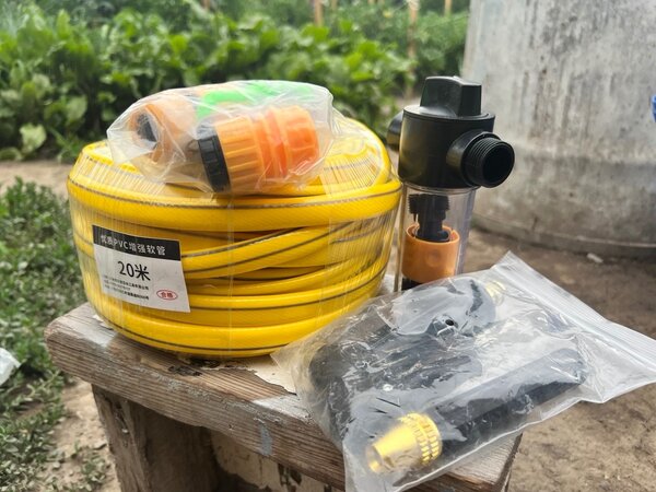 Шланг для поливов и мойки.