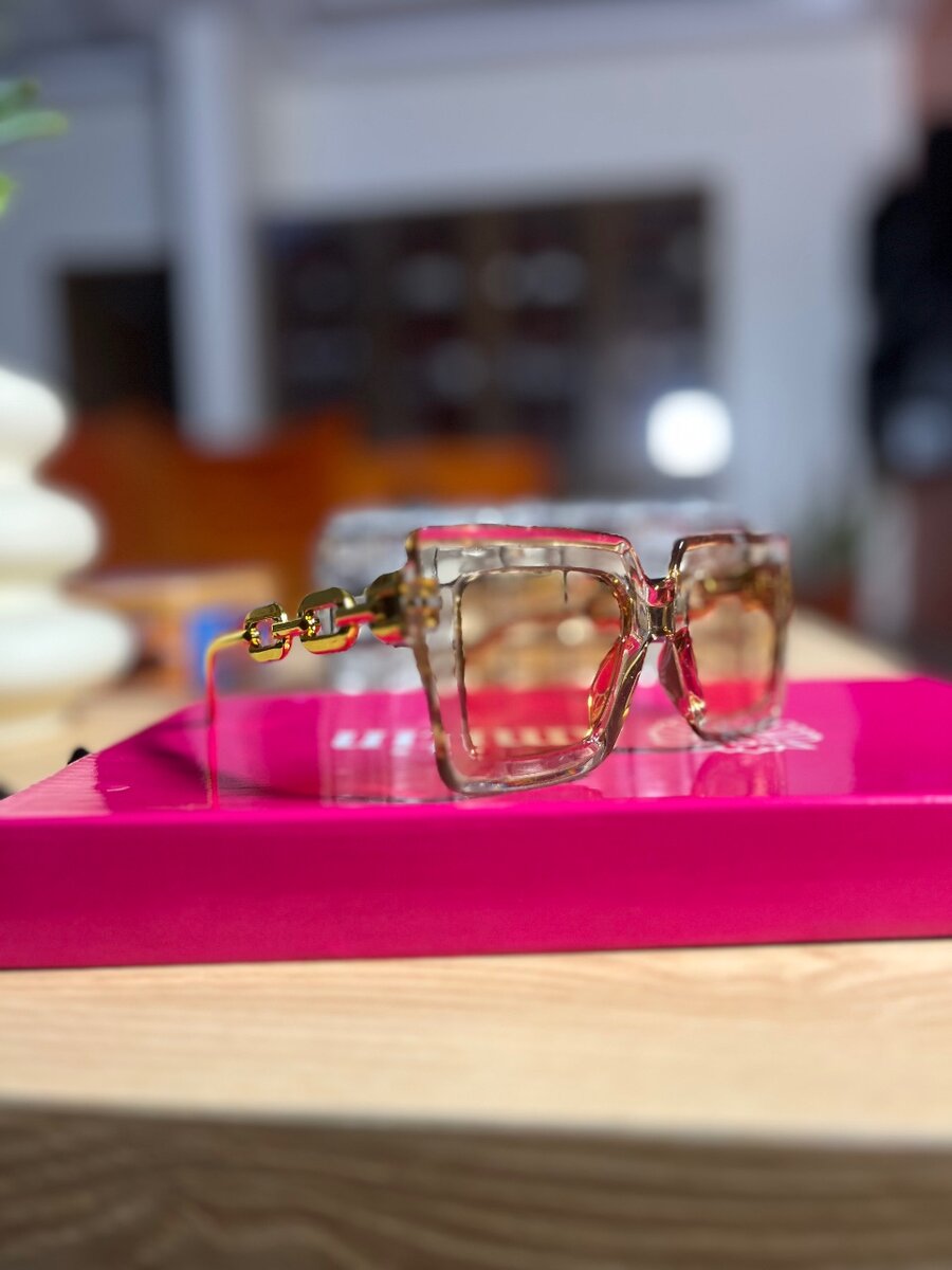 Lunettes de soleil chics