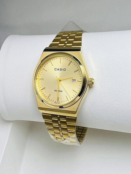 Montre Casio classique élégante