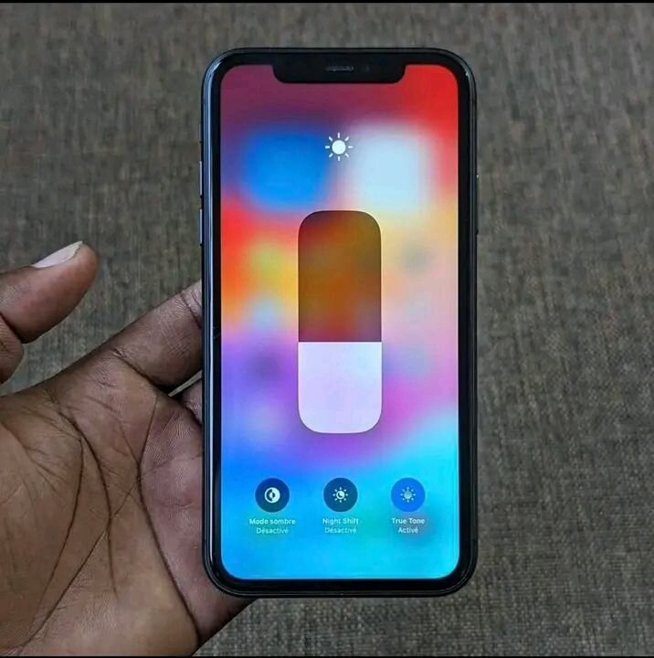 iPhone 11 - Noir Brillant