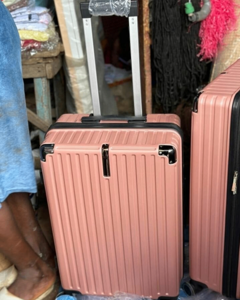 Valise rigide à roulettes