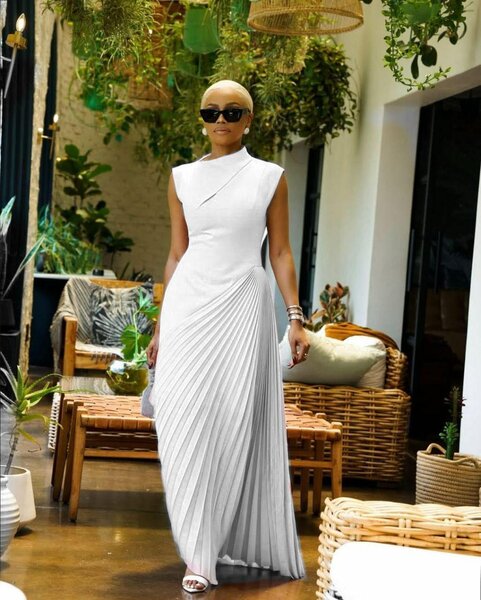 Robe Élégante Plissée Blanche