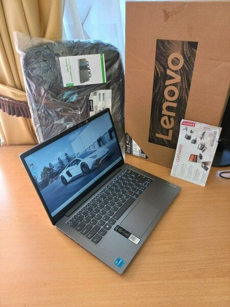 Ordinateur Portable Lenovo Slim