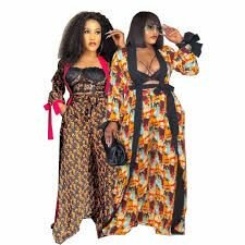 Robe longue kimono floral élégante