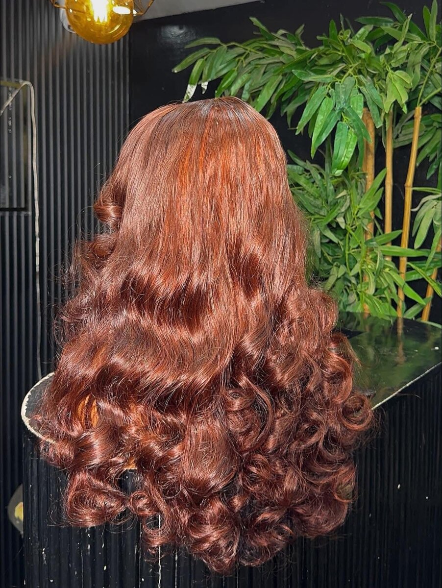 Perruque Ondulée en Dentelle