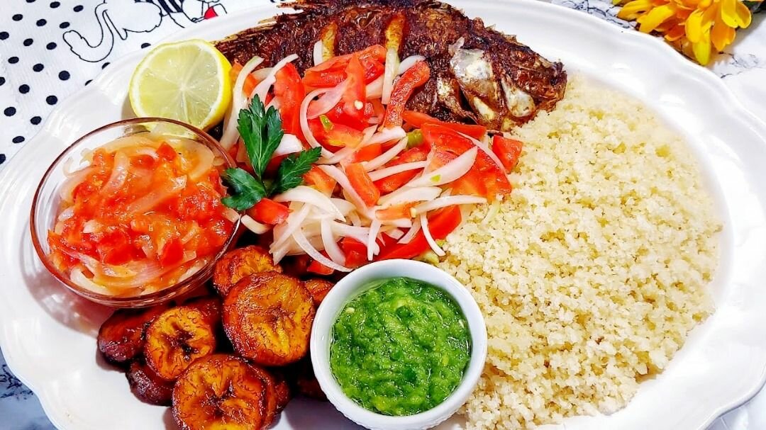 Plat savoureux avec poisson frit