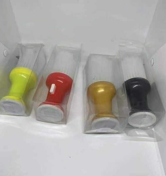 Brosses de nettoyage colorées