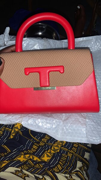 Sac à main rouge élégant